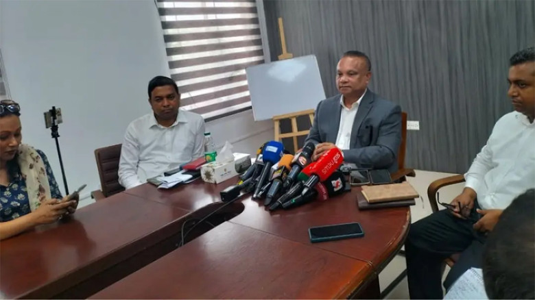 স্বাস্থ্যখাতে বড় নিয়োগ:  যুক্ত হচ্ছে এক লাখ স্বাস্থ্যকর্মী ও ২৫ হাজার মিডওয়াইফ