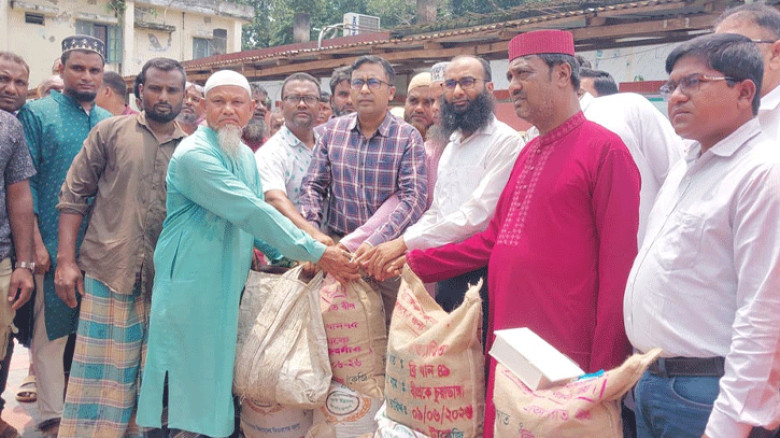নাগেশ্বরীতে বিনামূল্যে বীজ ও রাসায়নিক সার বিতরণ কর্মসূচির উদ্বোধন