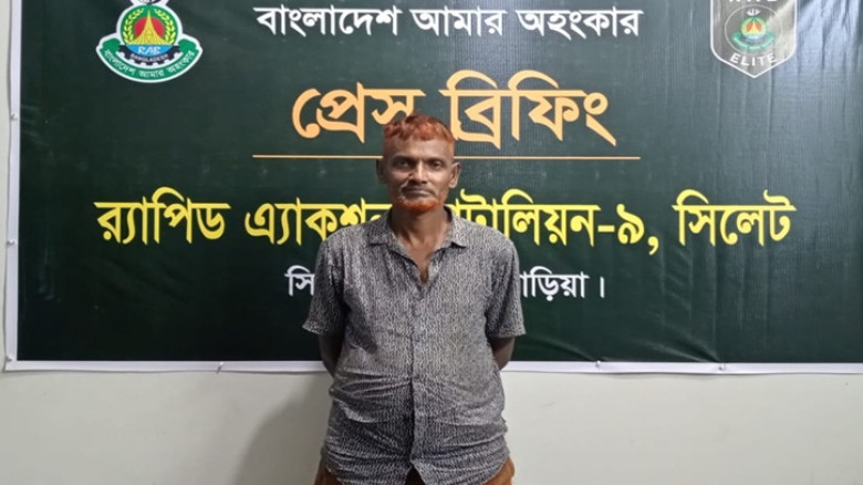 আখাউড়ায় বস্তাভর্তি গাঁজাসহ লোকোমাস্টার আটক