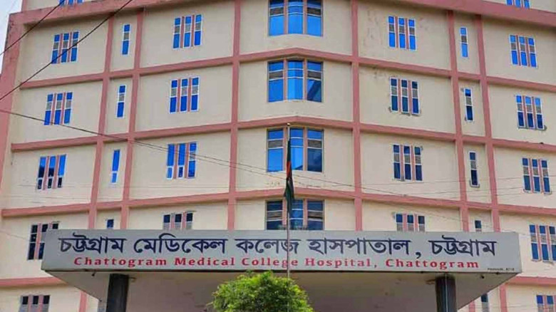 চট্টগ্রামে সেপটিক ট্যাংকে নেমে ৪ জনের মৃত্যু