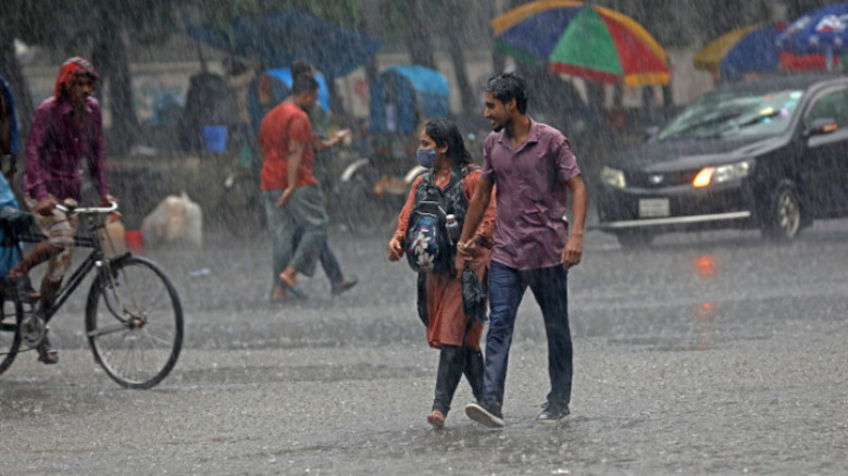 দুপুরের মধ্যে ৮ জেলায় বজ্রবৃষ্টির শঙ্কা