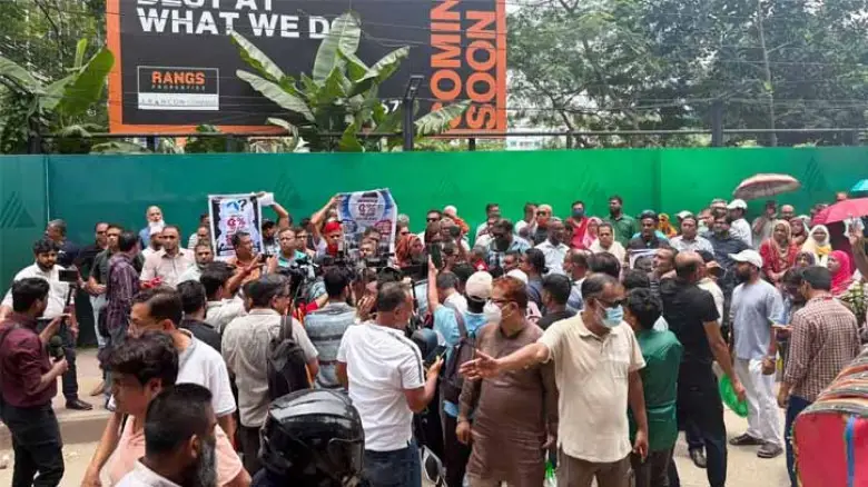 বকেয়া পাওনার দাবিতে গ্রামীণফোনের সাবেক কর্মীদের বিক্ষোভ, আটক ৬