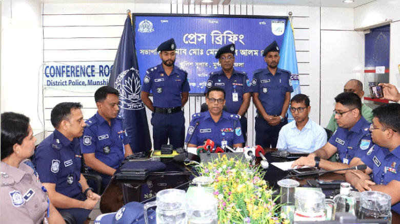 সিরাজদিখানে ৫২ দিন পর নিখোঁজ বৃদ্ধের লাশ উদ্ধার, খামারের মেঝেতে ছিল পুঁতে রাখা লাশ