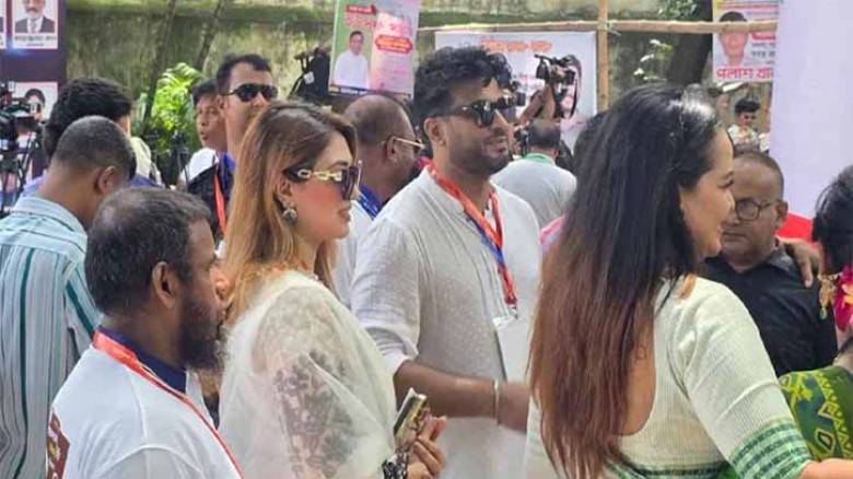 এফডিসিতে চলছে শিল্পী সমিতির নির্বাচনের ভোটগ্রহণ