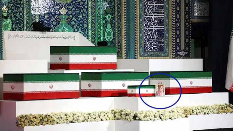 খামেনির কফিনের পাশে থাকা ছোট কফিনটি কার?