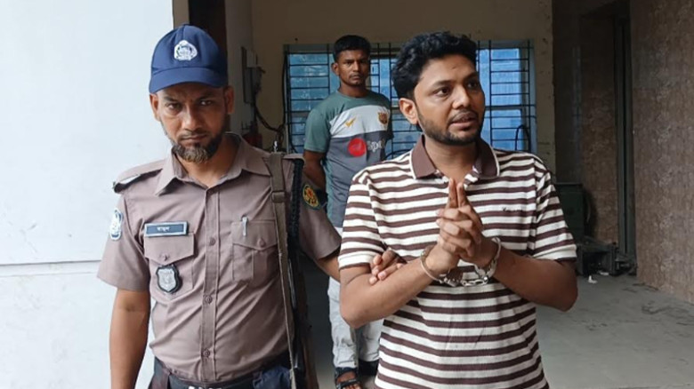 ব্যবসার নামে ১৪ কোটি টাকা প্রতরণার দায়ে সোমেন সাহা গ্রেপ্তার