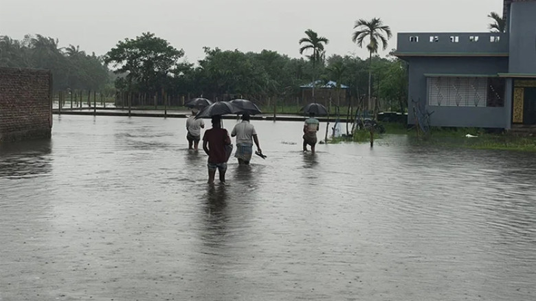 টানা বৃষ্টিতে কক্সবাজারের ১০ উপজেলা প্লাবিত, মৃতের সংখ্যা বেড়ে ১১