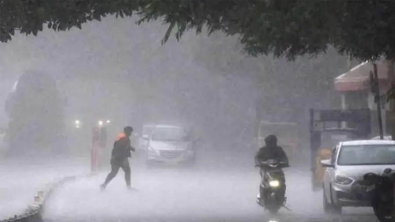 ৬ বিভাগে অতি ভারী বৃষ্টির সতর্কতা