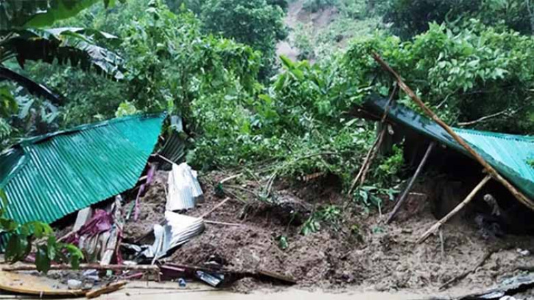 কক্সবাজার-বান্দরবানে পাহাড়ধস, প্রাণ গেল ৭ জনের