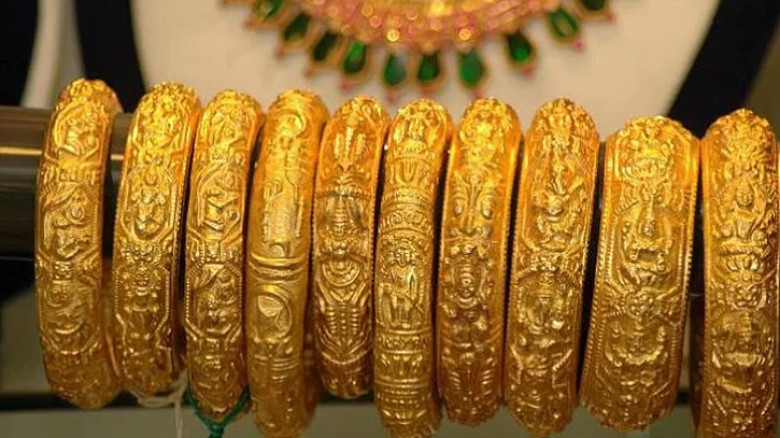 দেশের বাজারে বেড়েছে স্বর্ণ ও রুপার দাম