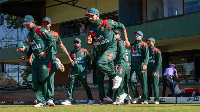 জিম্বাবুয়ের বিপক্ষে হোয়াইটওয়াশ এড়ানোর জন্য ফিল্ডিংয়ে বাংলাদেশ