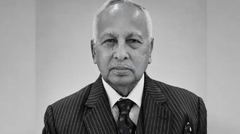 সাবেক রাষ্ট্রপতি ও স্পিকার ব্যারিস্টার জমির উদ্দিন সরকারের প্রথম জানাজা অনুষ্ঠিত