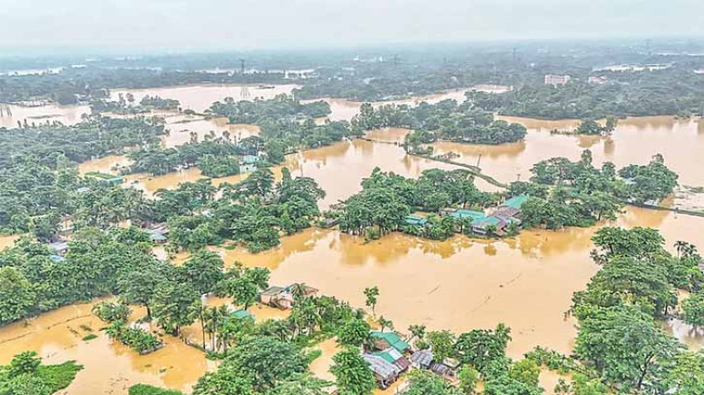 দুর্গম এলাকায় পৌঁছাচ্ছে না ত্রাণ, দাফনেও চরম সংকট