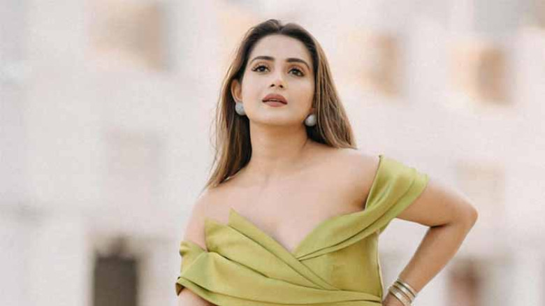 তানজিন তিশার বিরুদ্ধে আদালতের সমন জারি