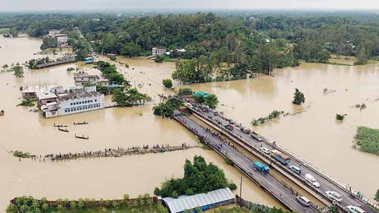 বৃষ্টি–বন্যা–পাহাড়ধসের তাণ্ডবে প্রাণহানি বেড়ে ৫১