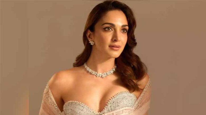ঘনিষ্ঠ দৃশ্য ঘিরে তুমুল বিতর্কে কিয়ারা আদভানি