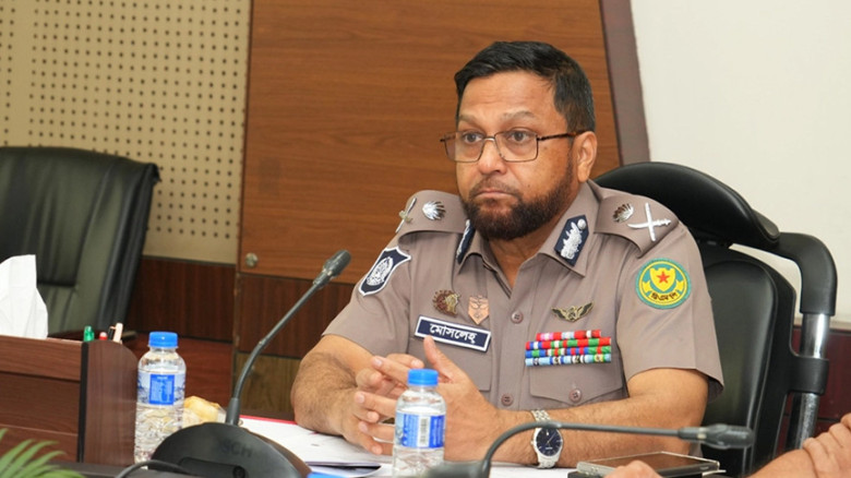 অপরাধীর কোনো দল, মত, সামাজিক শ্রেণি নেই: ডিএমপি কমিশনার