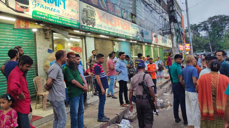 রাজশাহী থেকে সারাদেশের সব রুটে বাস চলাচল বন্ধ ঘোষণা