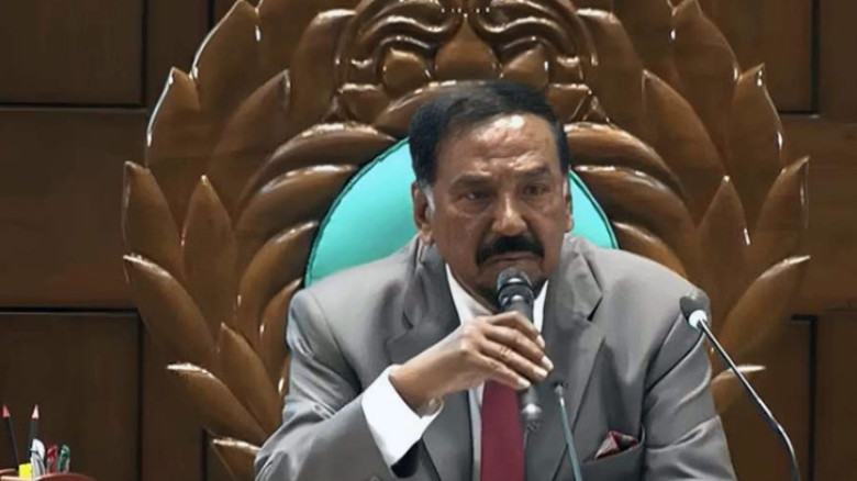 কাতারের উদ্দেশে ঢাকা ছেড়েছেন স্পিকার হাফিজ উদ্দিন আহমদ