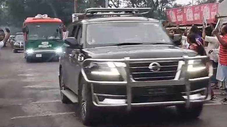 প্রধানমন্ত্রীর বহরে হামলা নয়, চাকা থেকে ছিটকে আসা টুকরো: পুলিশ সুপার