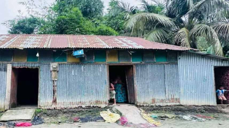 স্বামী ৩ বছর যাবত প্রবাসে, সন্তান জন্ম দিয়ে আলোচনায় স্ত্রী