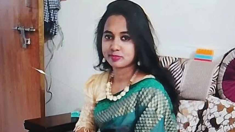 ছাত্রীর মায়ের হামলায় গুরুতর আহত শিক্ষিকা, বিচ্ছিন্ন ৪ আঙুল