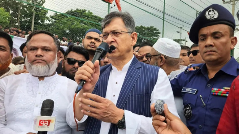 সরকারের লক্ষ্য শুধু ত্রাণ প্রদান নয়, ক্ষতিগ্রস্তদের পুনর্বাসন নিশ্চিত করা; স্বরাষ্ট্রমন্ত্রী