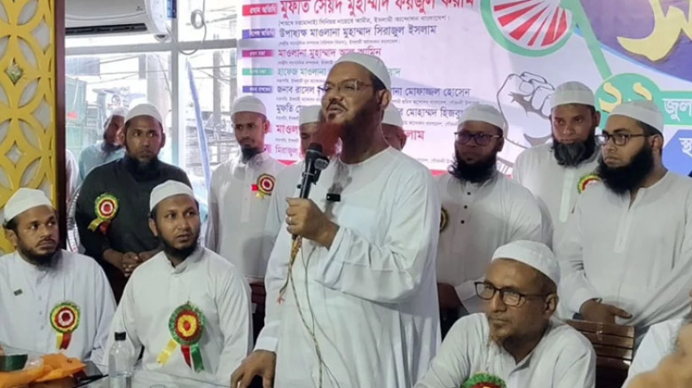 আমরা চলছিলাম মদিনার দিকে, হঠাৎ দেখি কাফেলা যাচ্ছে আমেরিকার দিকে: ফয়জুল করিম