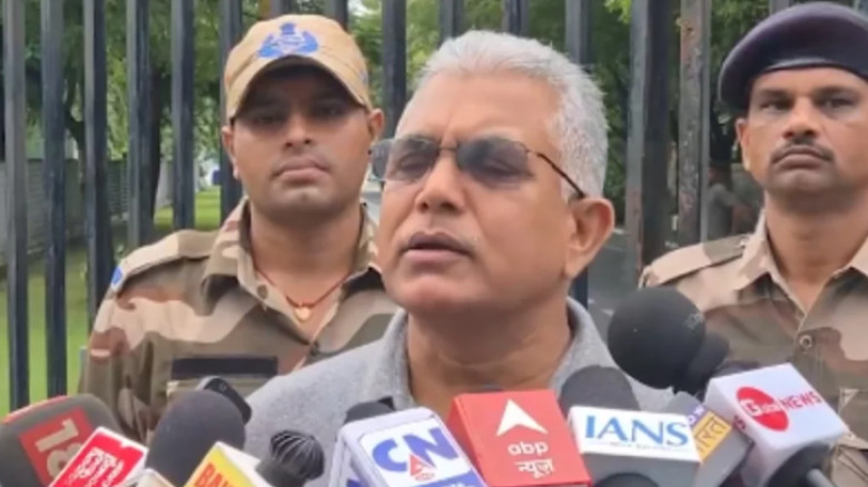 আন্দোলনের নামে ভারতকে বাংলাদেশ-পাকিস্তান বানানোর চেষ্টা হচ্ছে: দিলীপ ঘোষ