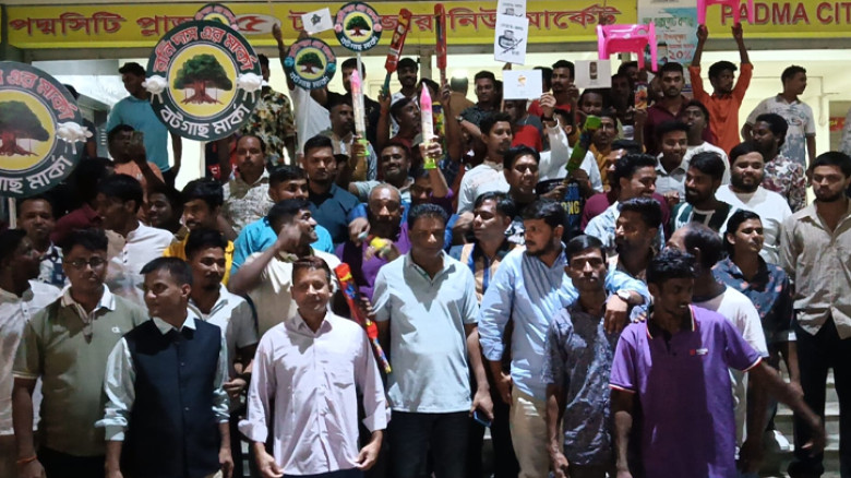 নাসিক ওয়ার্কার্স ইউনিয়ন নির্বাচনে প্রার্থীদের মধ্যে প্রতীক বরাদ্দ
